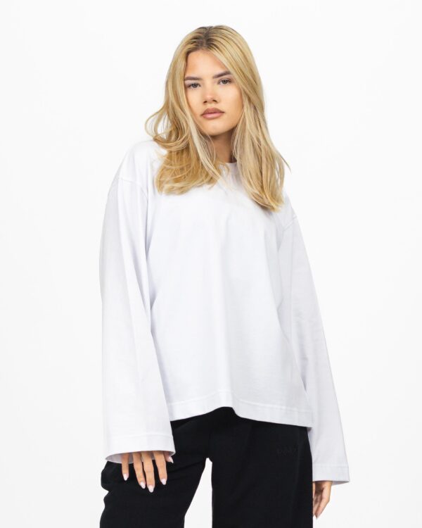 BASIC LONGSLEEVE (WHITE)